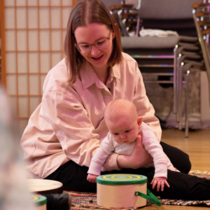 Seikkailumuskari 0-1v aikuisen kanssa