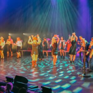 Aikuisten musiikkiteatteri SHOW ENSEMBLE